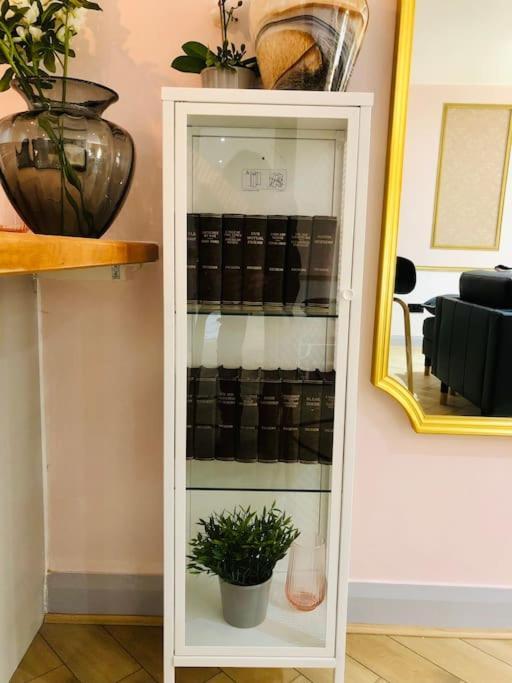 The Chapel : Superb 2 Bed Flat In Historic, Location! Apartment *