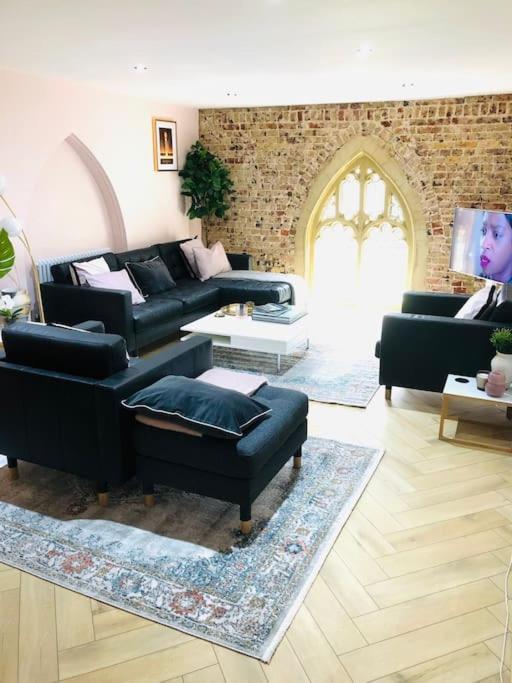 Apartment The Chapel : Superb 2 Bed Flat In Historic, Location! *