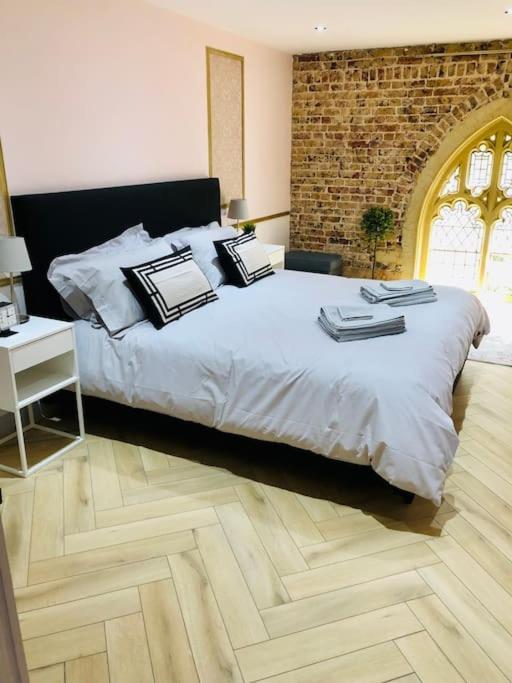 The Chapel : Superb 2 Bed Flat In Historic, Location! Margate